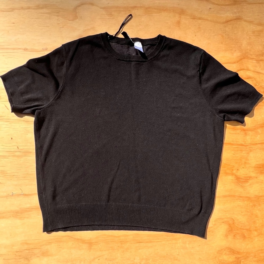 H&M Divided Mens Large Black Short Sleeve Knit Crewneck Sweater Minimalist Top